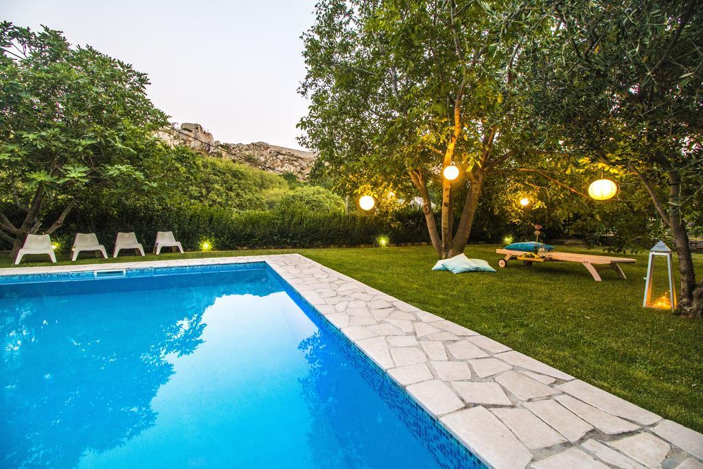 Holiday Home Radic Klis Luaran gambar