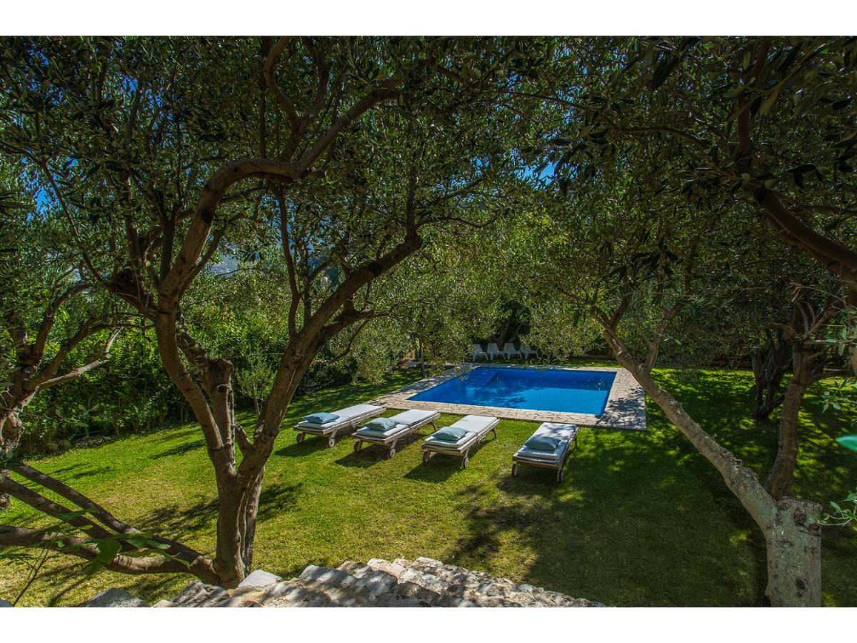 Holiday Home Radic Klis Luaran gambar